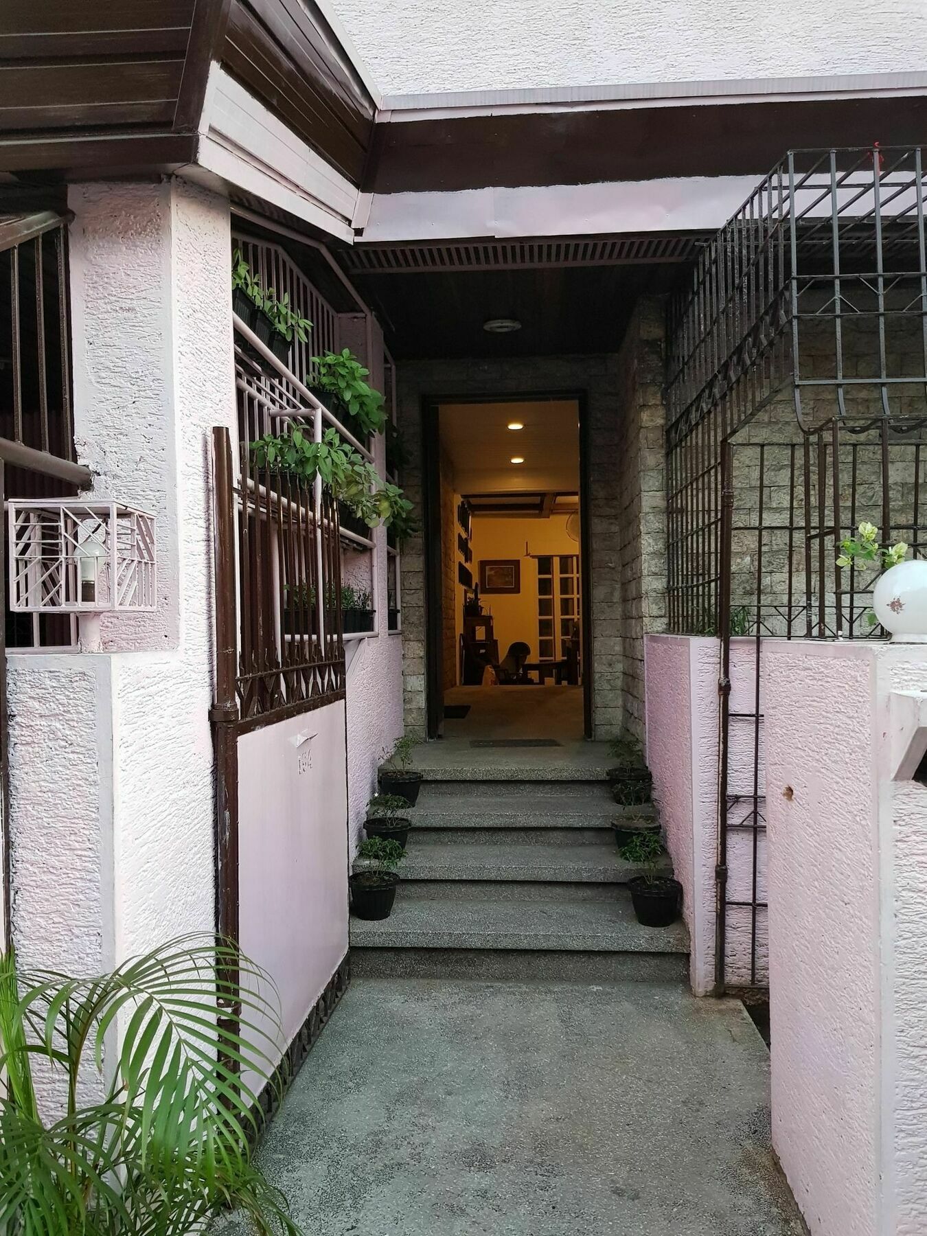 Kamuning Transient Hostel Quezon City Exteriör bild